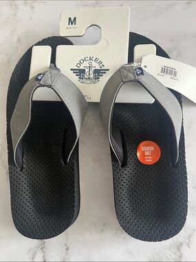 NWT Dockers Men’s Black Footbed with Gray Straps Flip Flops